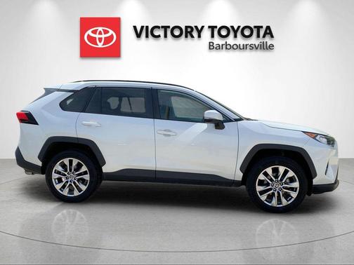 Blizzard Pearl 2021 Toyota RAV4 XLE Premium