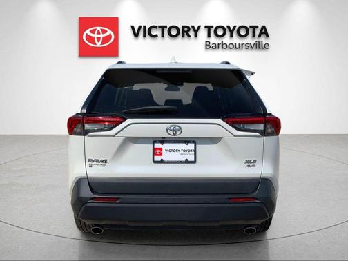 Blizzard Pearl 2021 Toyota RAV4 XLE Premium