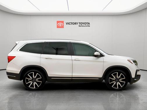 2022 Honda Pilot Touring 8-Passenger
