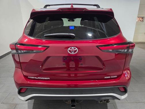 Ruby Flare Pearl 2023 Toyota Highlander XSE