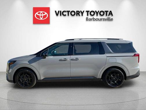 Ceramic Silver 2025 Kia Carnival SX