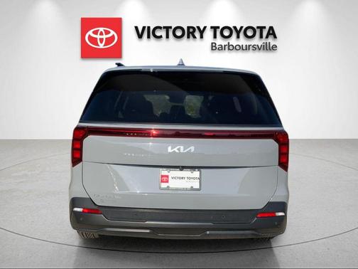 Ceramic Silver 2025 Kia Carnival SX