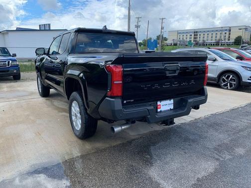 2025 Toyota Tacoma SR