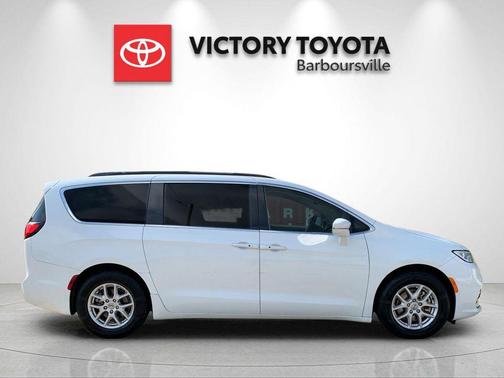 Bright White Clearcoat 2022 Chrysler Pacifica Touring L