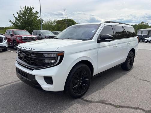 Star White Metallic Tri-Coat 2025 Ford Expedition Platinum