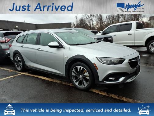 2018 Buick Regal TourX Essence