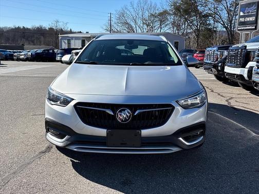2018 Buick Regal TourX Essence
