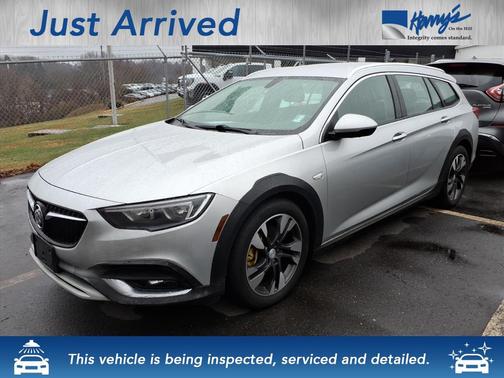 2018 Buick Regal TourX Essence