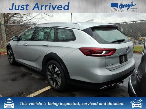 2018 Buick Regal TourX Essence