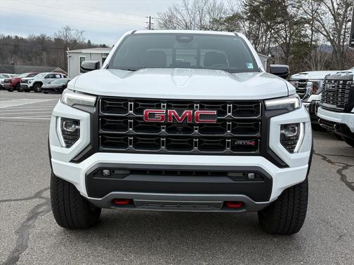 2024 GMC Canyon AT4