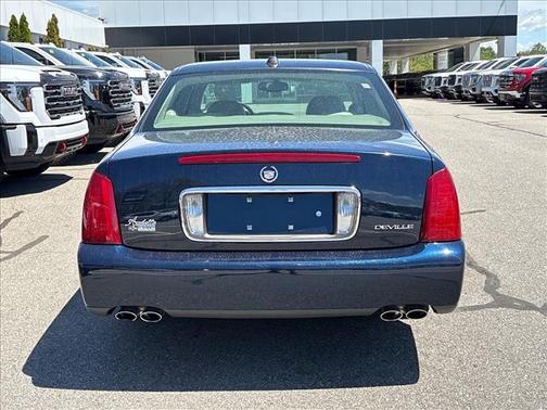 2004 Cadillac DeVille Base