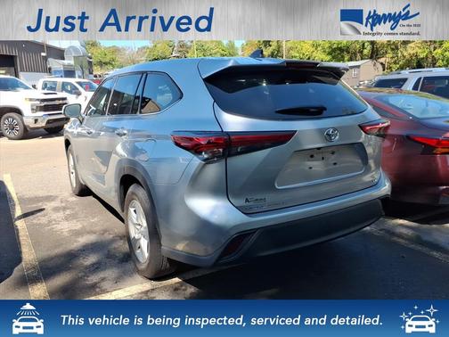 2022 Toyota Highlander LE