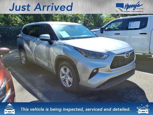 2022 Toyota Highlander LE