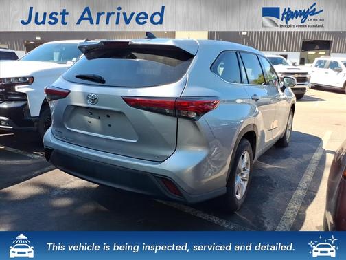 2022 Toyota Highlander LE