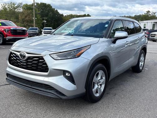 2022 Toyota Highlander LE