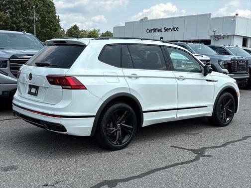 2024 Volkswagen Tiguan 2.0T SE R-Line Black