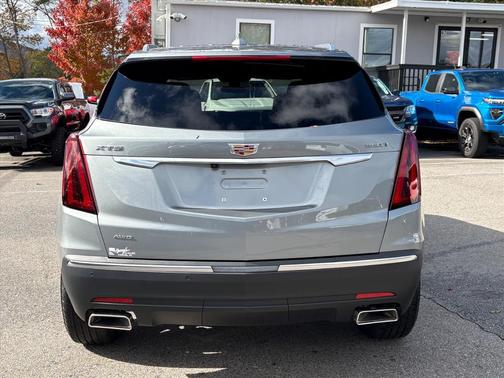 2024 Cadillac XT5 Luxury