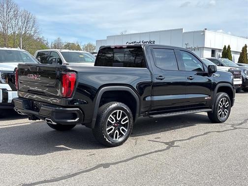 2025 GMC Sierra 1500 AT4