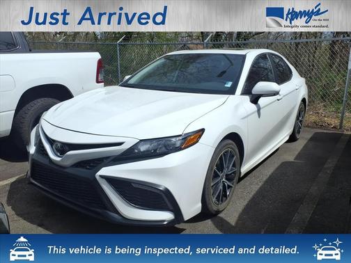 Ice Cap 2024 Toyota Camry SE