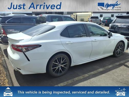 Ice Cap 2024 Toyota Camry SE