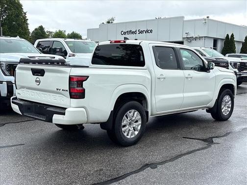 Glacier White 2022 Nissan Frontier SV