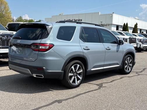 Sonic Gray Pearl 2025 Honda Pilot Touring 8-Passenger