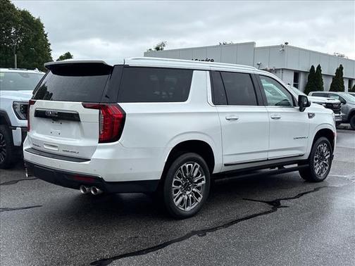 White Frost Tricoat 2024 GMC Yukon XL Denali Ultimate