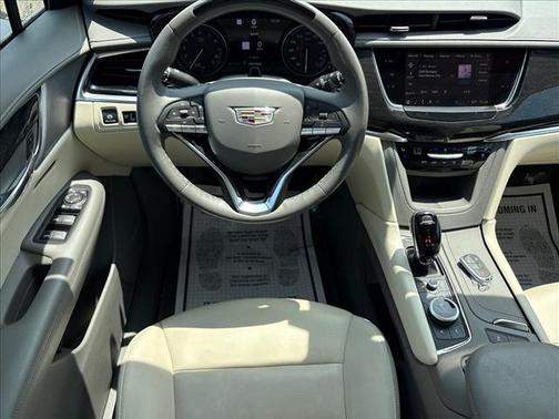 Wilder Metallic 2022 Cadillac XT6 Premium Luxury FWD