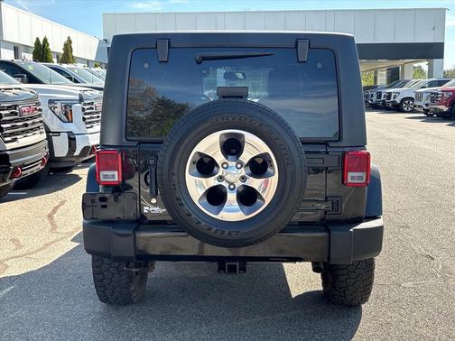 Black Clearcoat 2016 Jeep Wrangler Unlimited Sahara