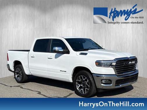 Bright White Clearcoat 2025 RAM 1500 Laramie