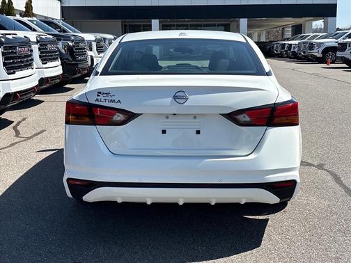 Glacier White 2025 Nissan Altima 2.5 SV