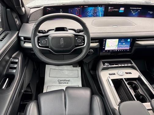 Pristine White Metallic Tri-Coat 2025 Lincoln Navigator Reserve