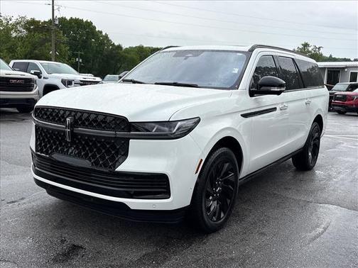 Pristine White Metallic Tri-Coat 2025 Lincoln Navigator Reserve