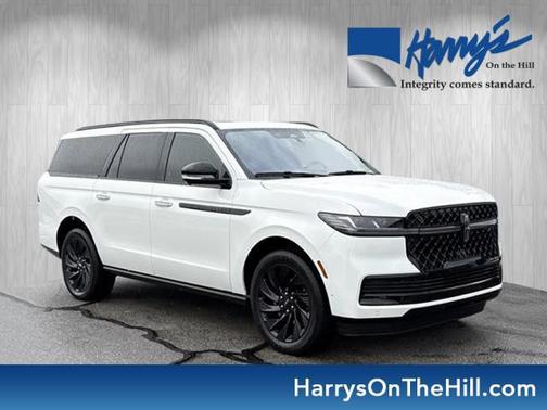 Pristine White Metallic Tri-Coat 2025 Lincoln Navigator Reserve