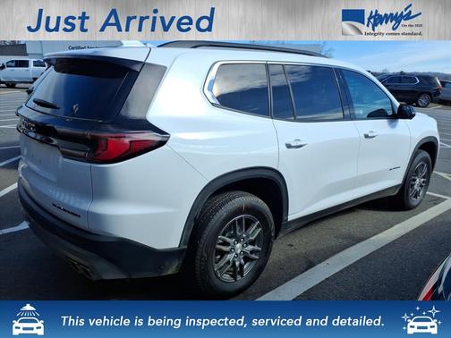 2025 GMC Acadia Elevation