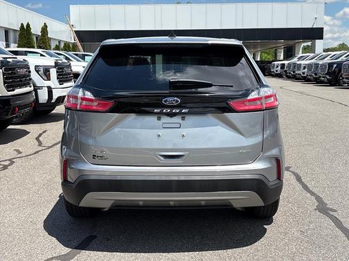 Iconic Silver Js 2024 Ford Edge SEL