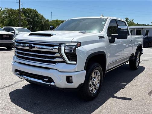 Iridescent Pearl Tricoat 2025 Chevrolet Silverado 2500 High Country