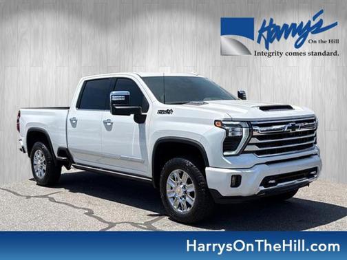 Iridescent Pearl Tricoat 2025 Chevrolet Silverado 2500 High Country