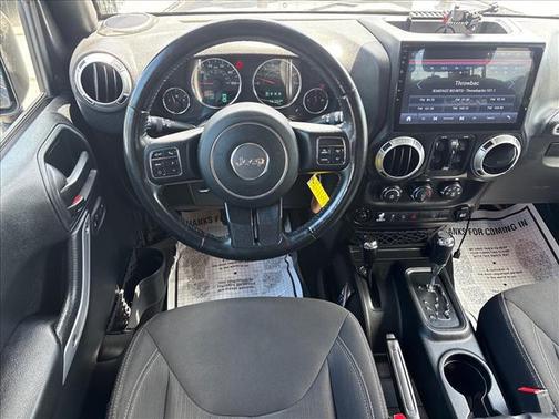Granite Crystal Metallic Clearcoat 2017 Jeep Wrangler Unlimited Sahara