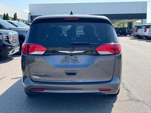 2023 Chrysler Voyager LX