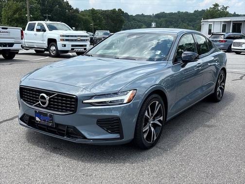 2022 Volvo S60 Recharge Plug-In Hybrid T8 R-Design