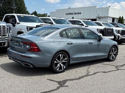 2022 Volvo S60 Recharge Plug-In Hybrid T8 R-Design