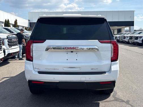 Summit White 2024 GMC Yukon SLT