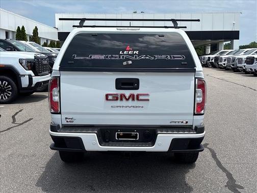 Summit White 2022 GMC Canyon AT4