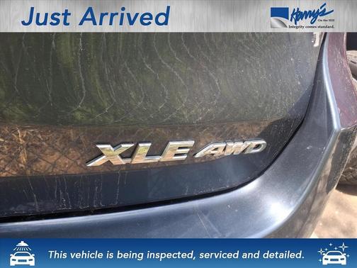 Shoreline Blue Pearl 8v5 2019 Toyota Highlander XLE