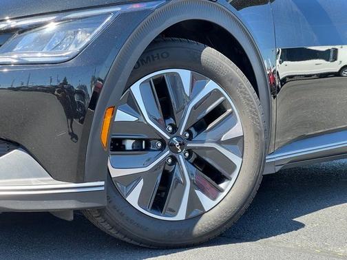 Aurora Black 2024 Kia EV6 Light