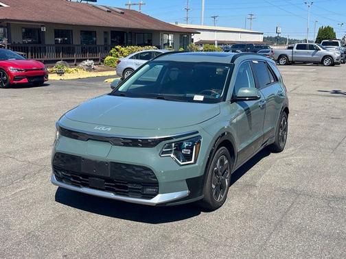 Green 2023 Kia Niro EV Wave