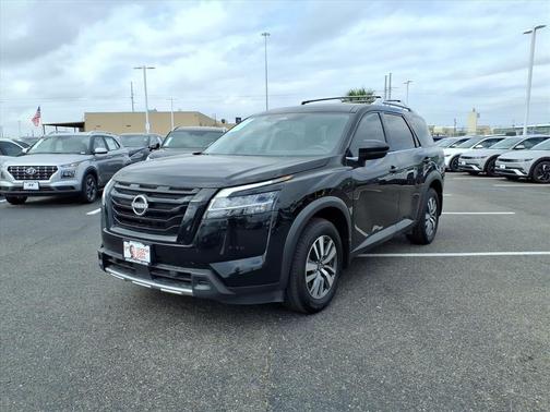 2023 Nissan Pathfinder SL FWD