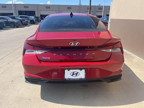 2022 Hyundai ELANTRA SEL