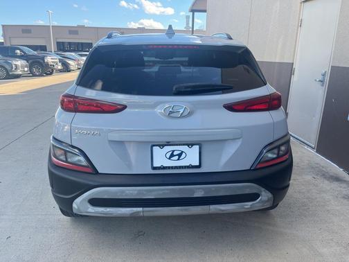 2022 Hyundai KONA SEL